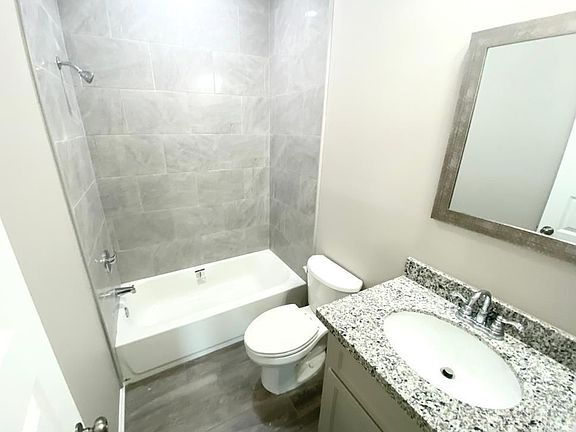 4th image of 1105 W Kennedy St #5