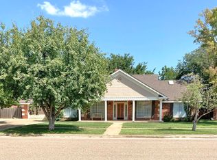 304 Mesa Cir, Plainview, TX 79072