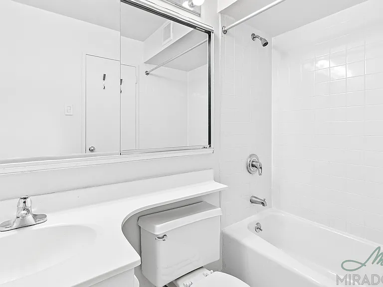153 E 32nd St #6G — Photo 10