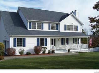 12 Dartmouth Rd, Highland Mills, NY 10930