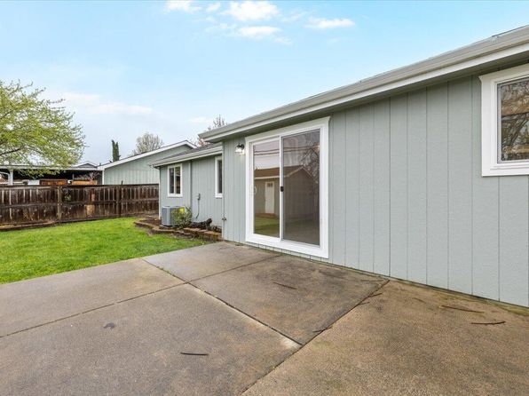 8092 Thunderhead Ave, White City, OR 97503