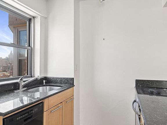 5th image of 175 W 13th St APT 15A