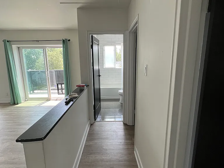 784 Hughson St #15 — Photo 10