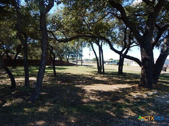 5th image of 250 Crooked Oak Dr