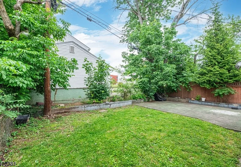 10 Walnut Pkwy — Photo 26