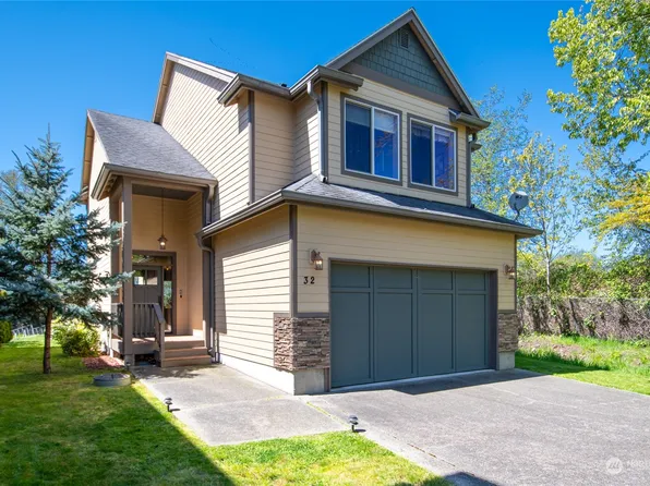 32 Marina Drive, Cathlamet, WA 98612