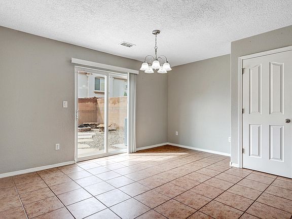 5th image of 1044 Waterfall Dr NE