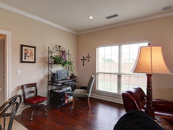 2nd image of 21 Carnoustie Ln