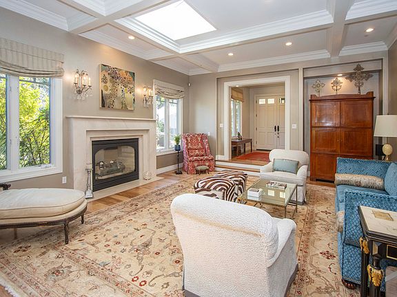 2nd image of 10 Idlewood Rd