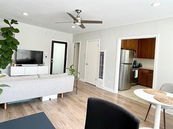 2nd image of 2429 34th St #C