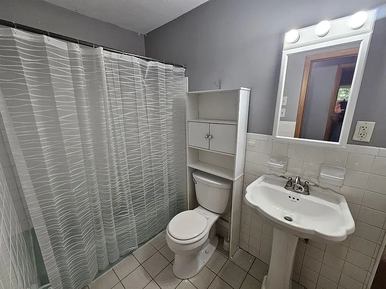 1725 S Forest Dr — Photo 14