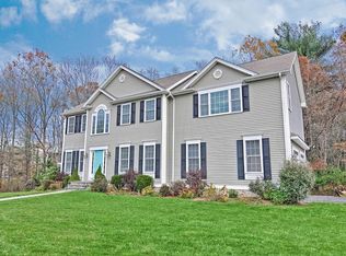 29 Cedar Creek Dr, Attleboro, MA 02703