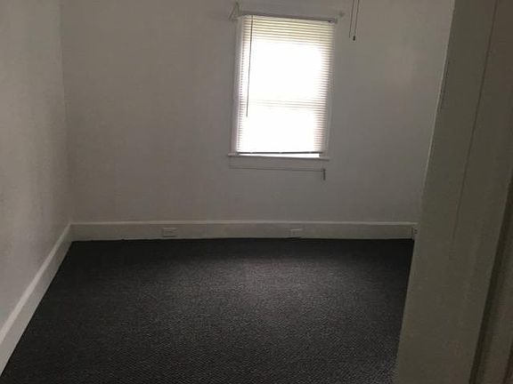 3rd image of 15 Ross Ct