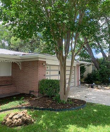 3rd image of 306 Teakwood Ln