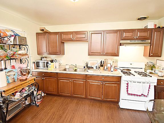 3rd image of 1016-1018 15th St