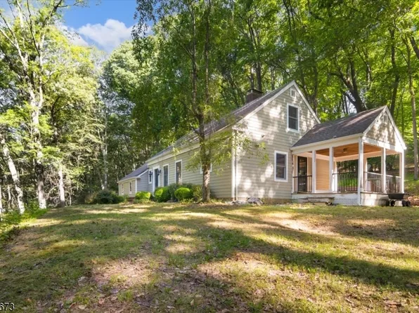 15 Burrell Rd, Tewksbury Twp., NJ 08833