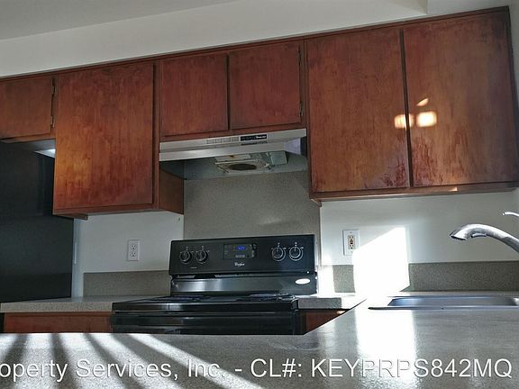 3rd image of 1806 E 6th St APT 1