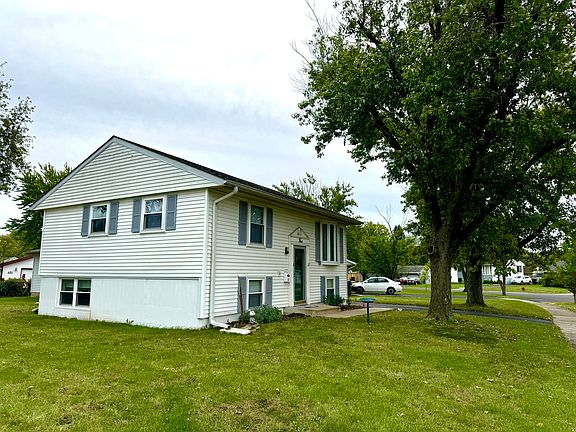 2nd image of 5 E Mulberry Dr