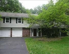 2nd image of 18 Mockingbird Ln