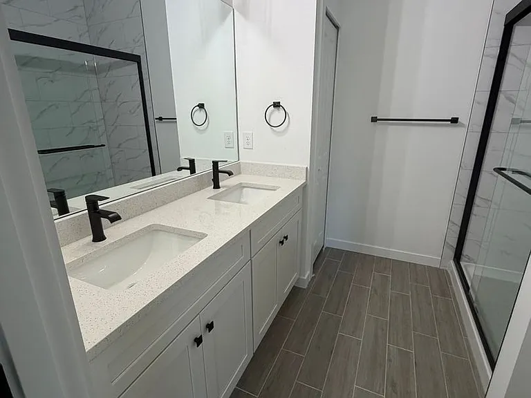 1504 Gary Ln — Photo 16