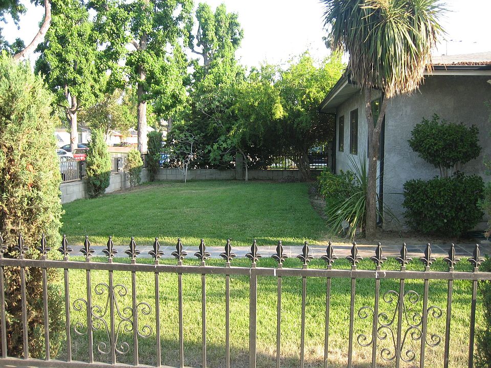 2nd image of 7359 Oak Park Ave