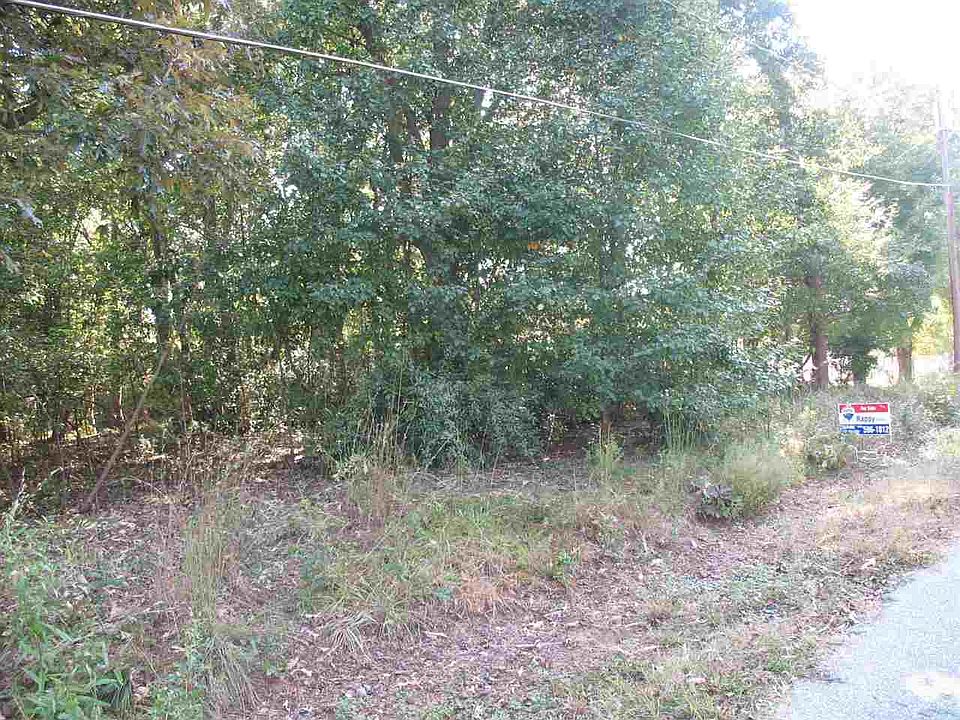 2nd image of 150 Merle Dr