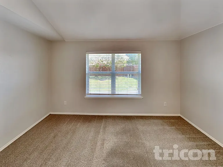 1012 Rachel St — Photo 8