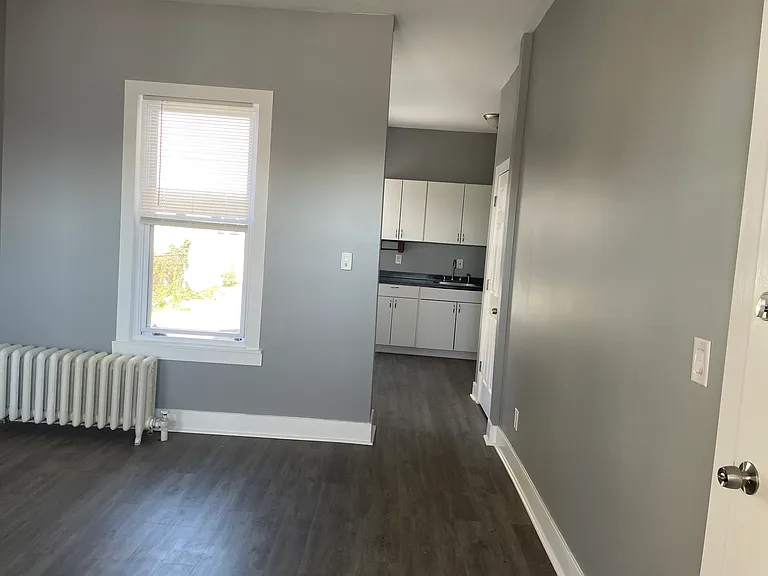 521 Kearny Ave #1L — Photo 2