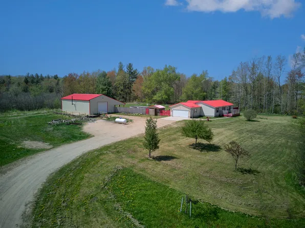 10753 S Hawkins Rd, Reed City, MI 49677