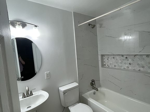 5th image of 1720 NE 62nd St APT 2
