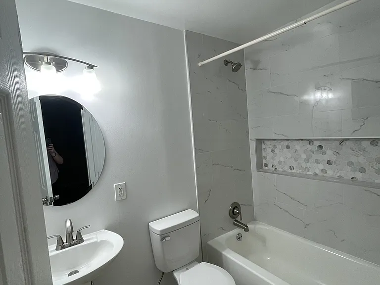 1720 NE 62nd St #2 — Photo 5