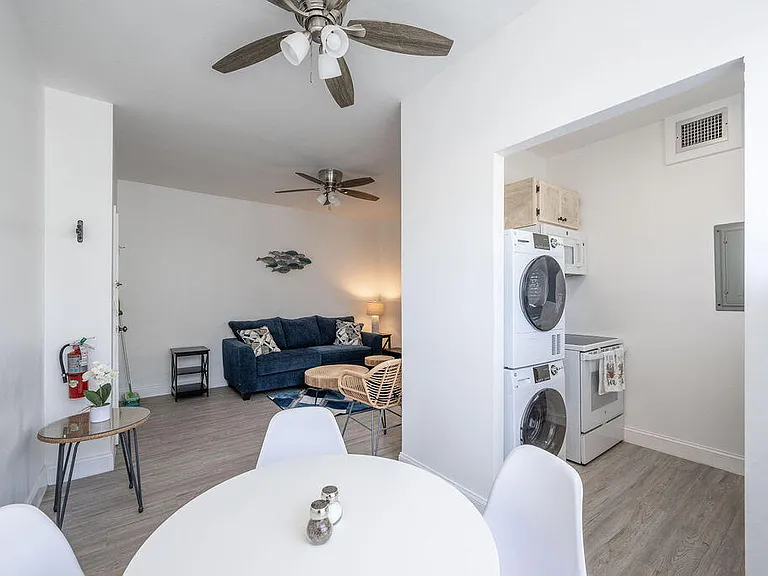 1200 Duval St #1 — Photo 4