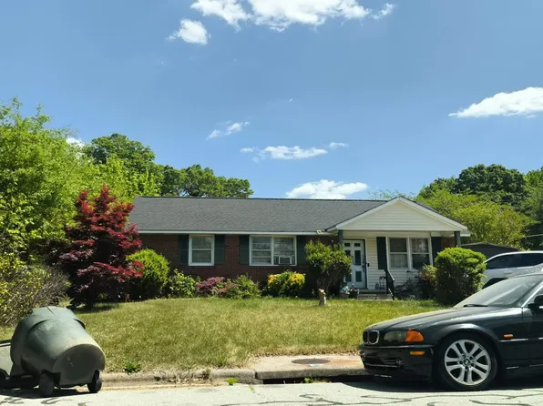 3003 Paddington St, Greensboro, NC 27406
