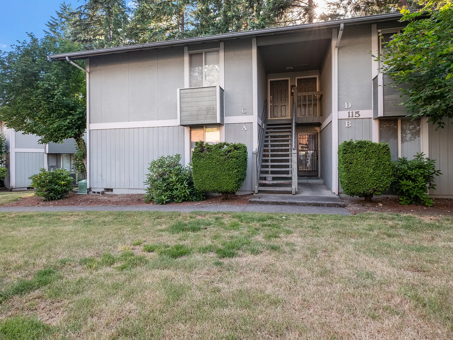 2 bed, 891 sqft, $1,900 — Photo 3