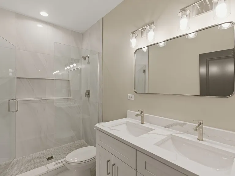 4933 S Champlain Ave #1 — Photo 8