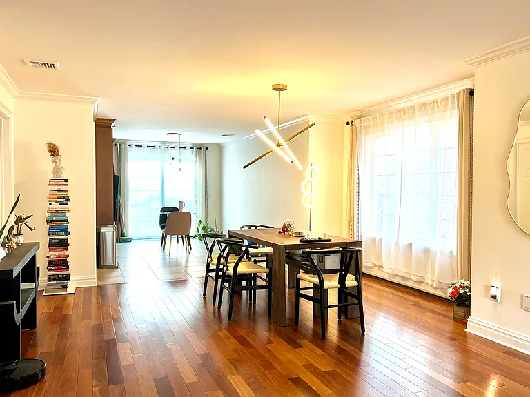 1636 John St #A — Photo 6