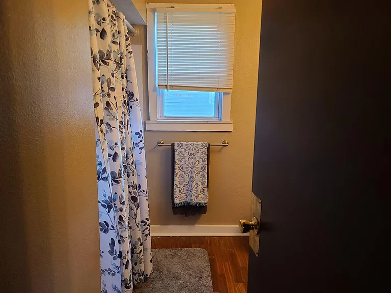 2209 Monroe St — Photo 2