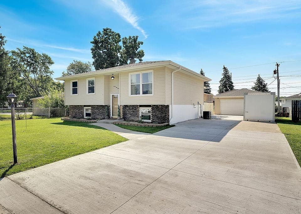 2811 Walnut Ln, Hobart, IN 46342 Zillow