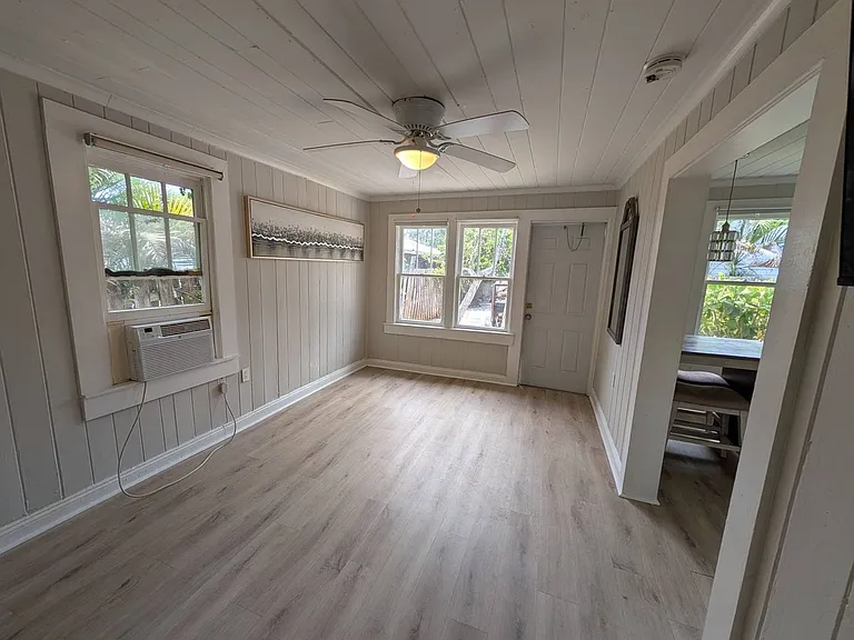 2562 Loma Linda St #R — Photo 7