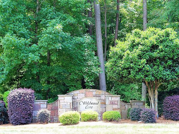 4th image of 229 Wildwood Cove Dr