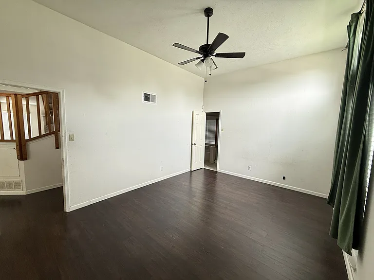 1616 Fannin Cir — Photo 10