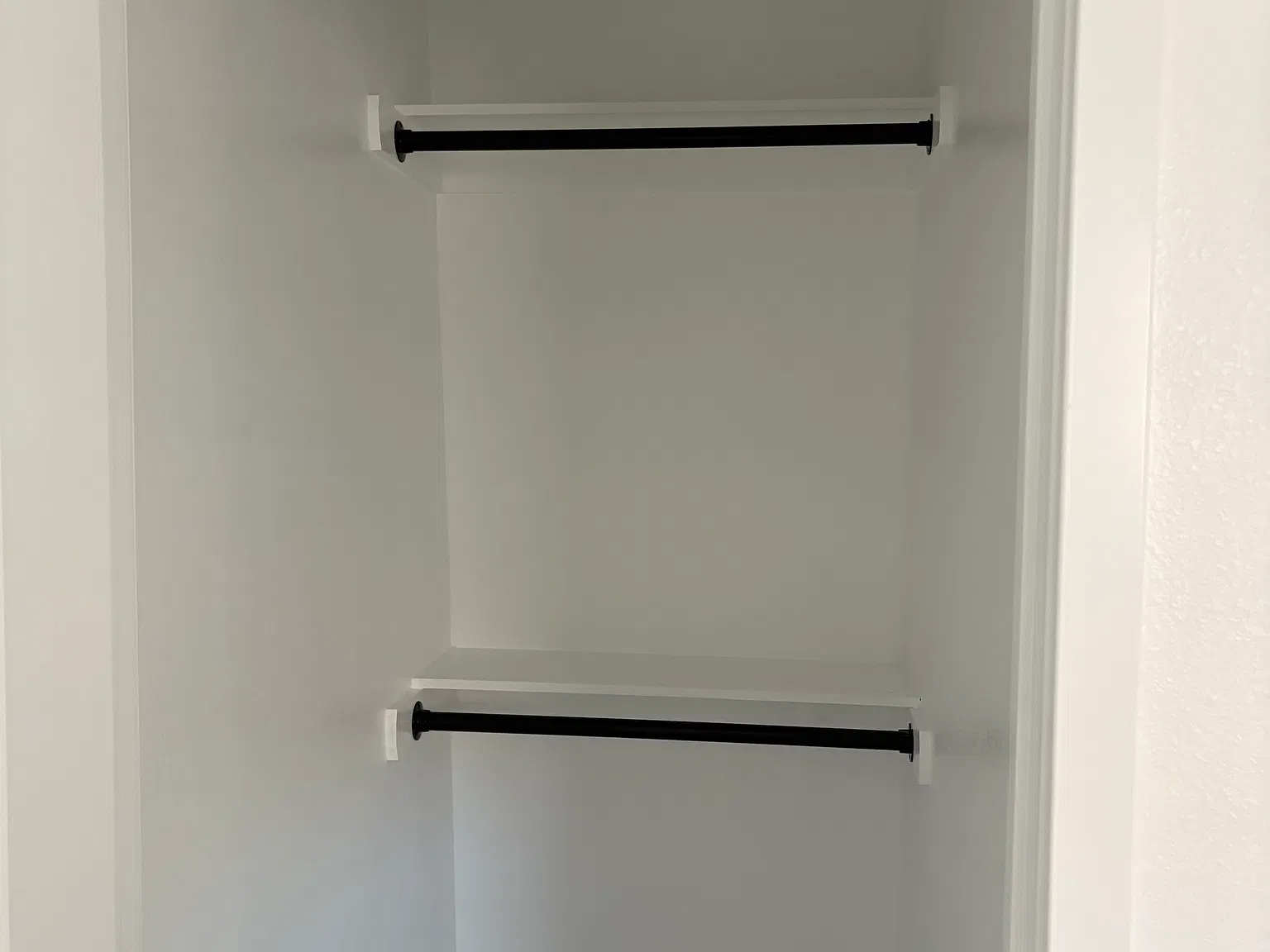 3 bed, 1000 sqft, $3,300 — Photo 3