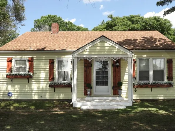 1728 S Madison Ave, Wichita, KS 67211