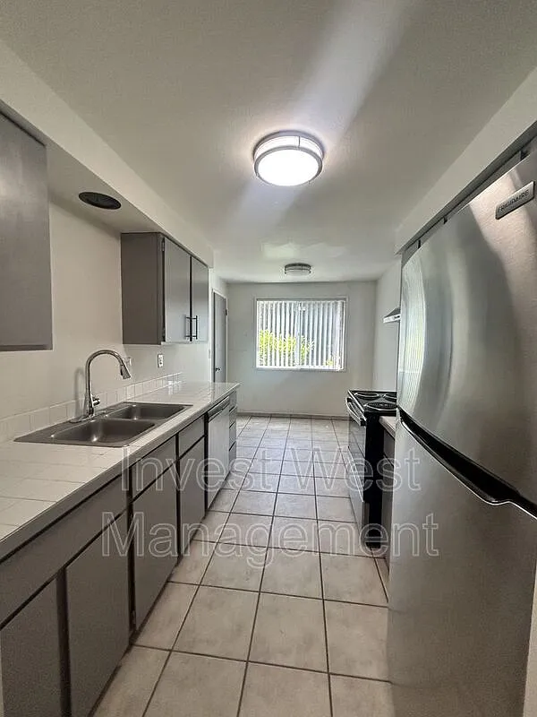 1 bed, 1.0 bath, 775 sqft, $1,195 — Photo 2