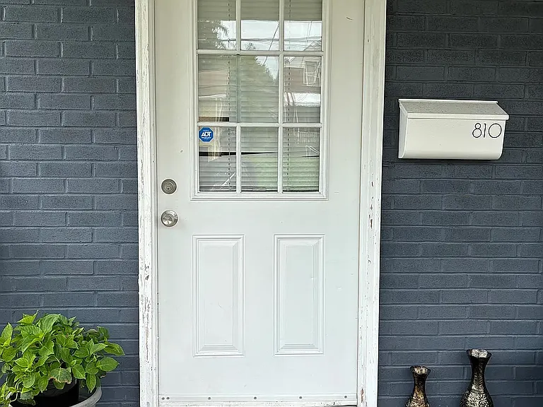 810 Taylor Ave — Photo 2