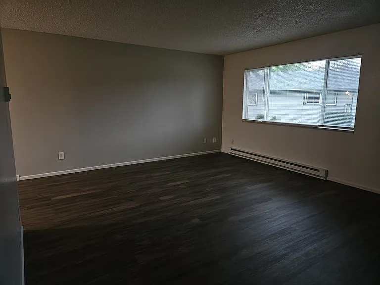 Country Lane Apartments — Photo 28