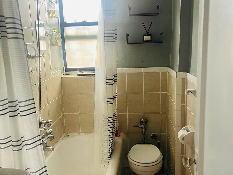 225 Bennett Ave #6P — Photo 6