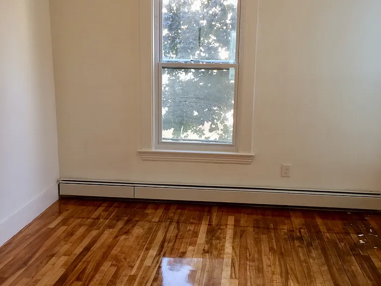 98 Walnut St #3 — Photo 6