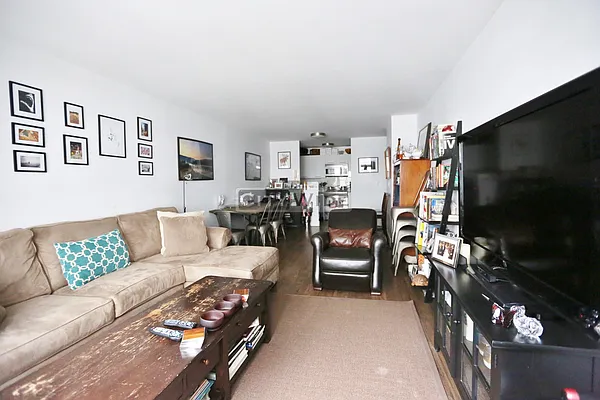 Rented by City Wide Apartments | media 11