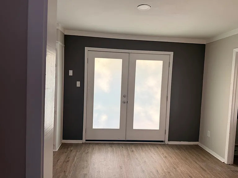 8706 Elbert Cir — Photo 2